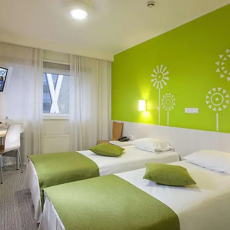 Tallink Express فندق 3*